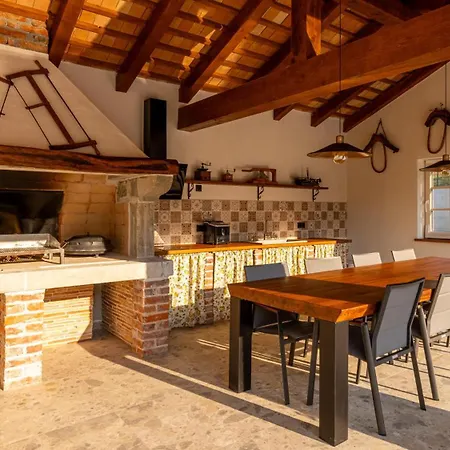 Casa Pintori Villa